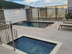2 suítes luxo, 1 quadra mar, piscina aquecida condínio, familiar